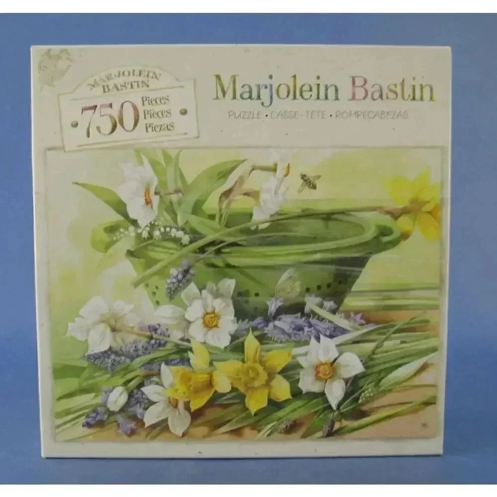 Hasbro Nature's Treasures Marjolein Bastin 750 pc Jigsaw Puzzle